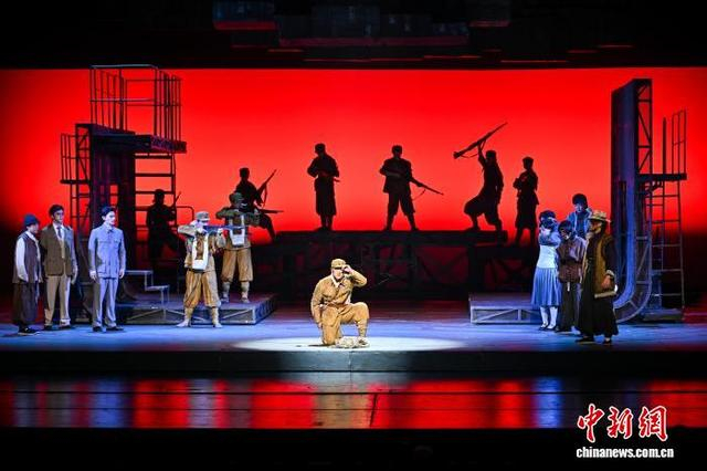 图为《四十天》音乐剧演出现场。中新网记者 何蓬磊 摄