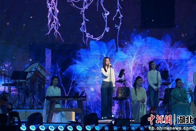 山歌万里唱响峡江。陈涛 摄