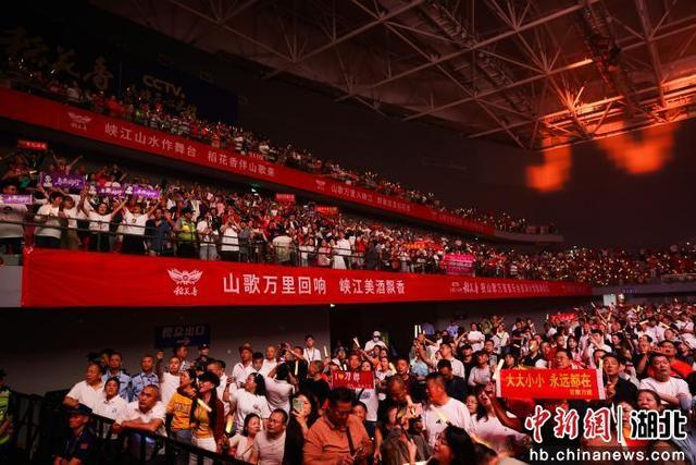山歌万里唱响峡江。张丽 摄