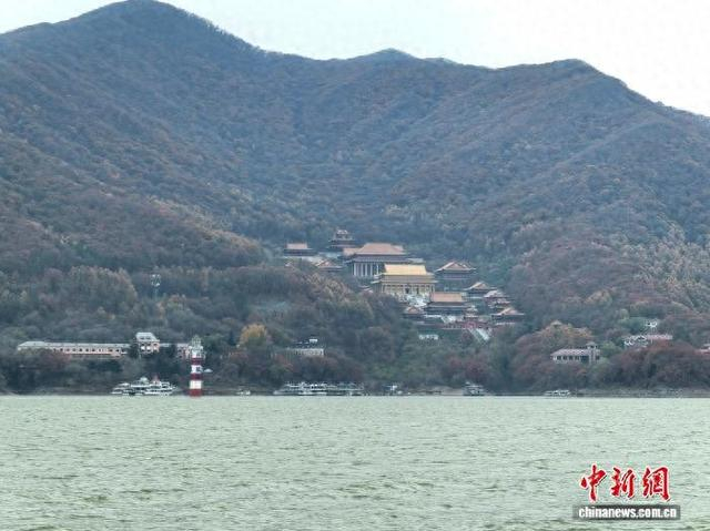 10月13日，吉林省吉林市松花湖景色。中新网记者 张焕迪 摄