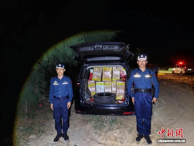 图为海警部门查获的香烟。广西北海海警局 供图