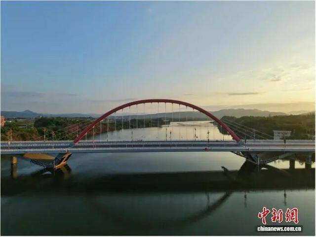 于都胜利大桥。钟欣 摄 