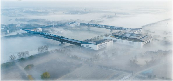             特等奖  《雾笼廊桥，梦启方厅》  沈海铭  摄          