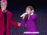 潘玮柏王心凌舞台合唱甜度爆表，初代甜哥甜妹杀伤力依旧