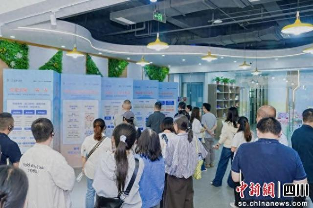 “益邻・心声”人民建议征集活动现场。马树海摄