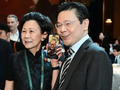 98岁李嘉诚最新近照曝光，一周前通过视频与新加坡总理黄循财合影：笑容满面，精神奕奕