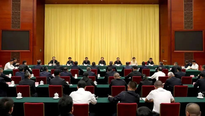 10月8日，省委在昆明召开换届后州（市）党政主要负责同志集体谈话会。雷桐苏 摄