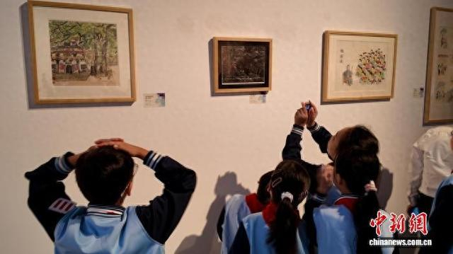10月16日，“黄庭坚杯”江西省中小学生书画大赛优秀作品展开幕式在江西省美术馆举行。江西省教育厅 供图