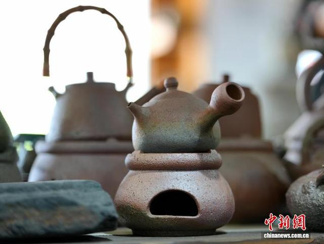 图为荥经黑砂产品。中新社记者 安源 摄