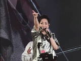 打工人带电脑赴林忆莲演唱会一边加班一边听歌