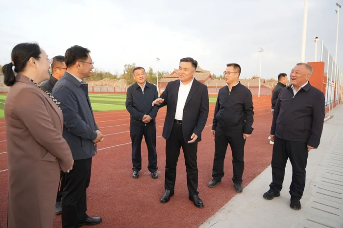 10月16日，市委副书记、市长孟庆维在国星中学调研闲置资产盘活运营情况。记者 吴杰 郇宇 摄