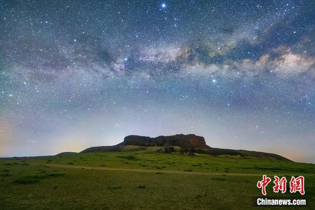 图为乌兰哈达火山的夜空。 察右后旗宣传部供图