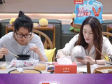 李小冉晚上不睡觉看量子力学