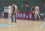 CBA出现尴尬一幕广东队6人同时在场被吹技术犯规