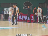 CBA出现尴尬一幕广东队6人同时在场被吹技术犯规