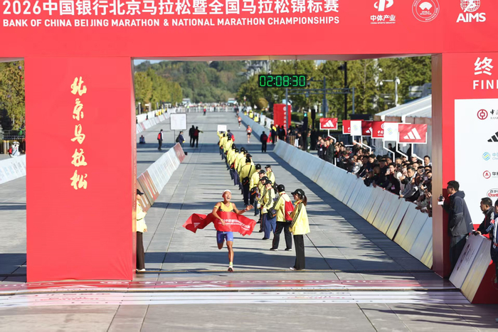 李大林获得北马国内男子组第一名。 新京报记者 王飞 摄