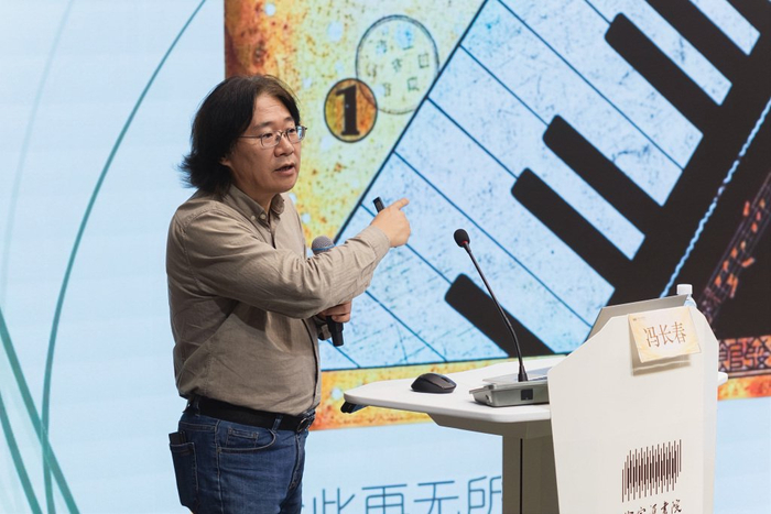 冯长春挖掘了女性音乐教育家张玉珍的故事。