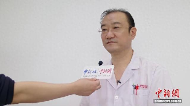 图为天津医科大学朱宪彝纪念医院主任医师赵伟接受中新网记者专访。李岳 摄