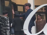 邝玲玲新加坡卡地亚活动上班 只露半个身子就感觉到了大明星的贵气