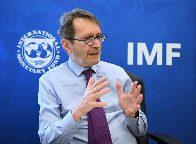 　　4月15日，国际货币基金组织（IMF）亚太部副主任托马斯·赫尔布林在美国华盛顿接受新华社记者专访。新华社记者李睿摄