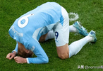哈兰德遭遇重大伤病虚惊后，只用一个词回应近况