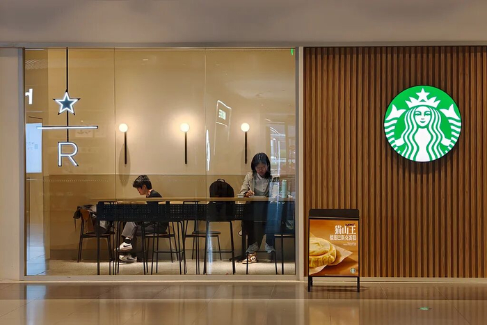 星巴克门店。图源：视觉中国