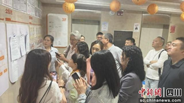 民盟四川省直工委新闻出版总支开展走访调研活动。民盟四川省直工委新闻出版总支供图