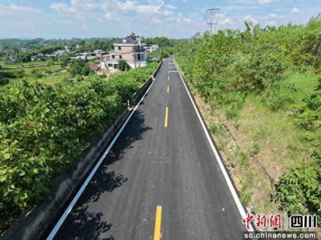 升级改造后的道路。陈星宇 摄