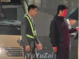 王一博今晚北京上海机场路透 明天见，期待鳄鱼大秀！ 王一博LACOSTE上海大秀