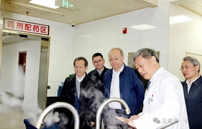 察看“小锅煎药”服务模式
