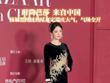 东方贵气感展现的淋漓尽致时尚芭莎来自中国年度盛典