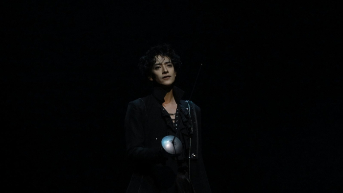 郑云龙领衔主演经典大剧场版《哈姆雷特》。薛松 图