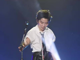 许飞现场演唱天气冷暖不均到灌溉梦想开出奇迹