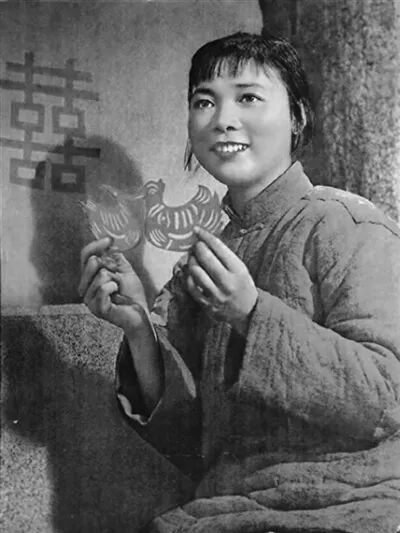 田华演出《白毛女》剧照。图源网络