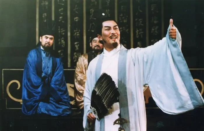 唐国强饰演诸葛亮。图片来源：《电视剧<三国演义>纪念画册》