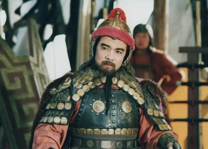 鲍国安饰演曹操。图片来源：《电视剧<三国演义>纪念画册》