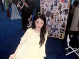 杨紫VOGUE后台完全小猫咪🥺太美萌了！
