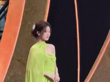 杨雨潼绿裙蓝钻礼服双造型 小白花富贵花融合