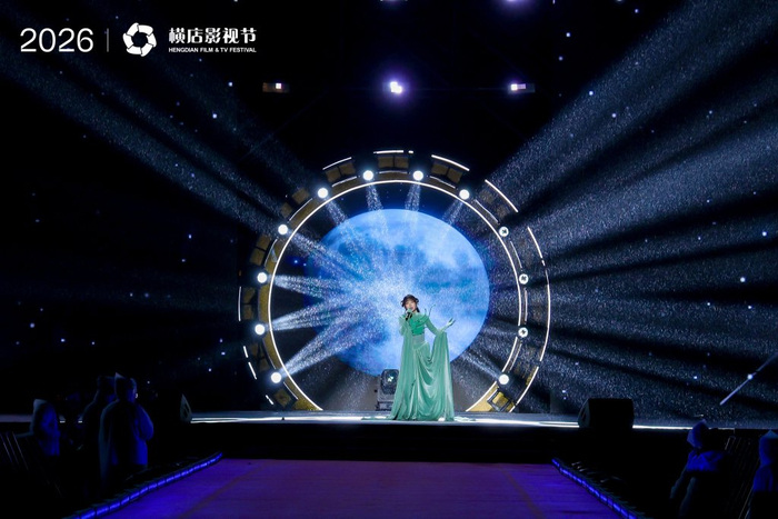 萨顶顶获得“年度荣耀OST歌手奖”