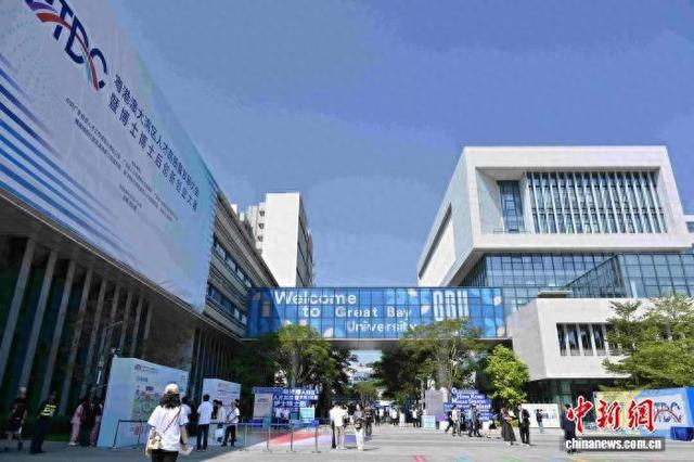 10月25日，第四届粤港澳大湾区人才高质量发展大会暨博士博士后创新创业大赛在大湾区大学开幕。中新网记者 陈楚红 摄