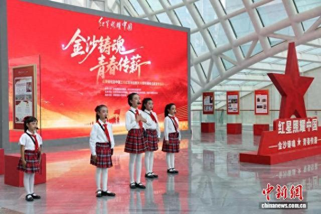 图为活动行走式沉浸观展现场。主办方 供图