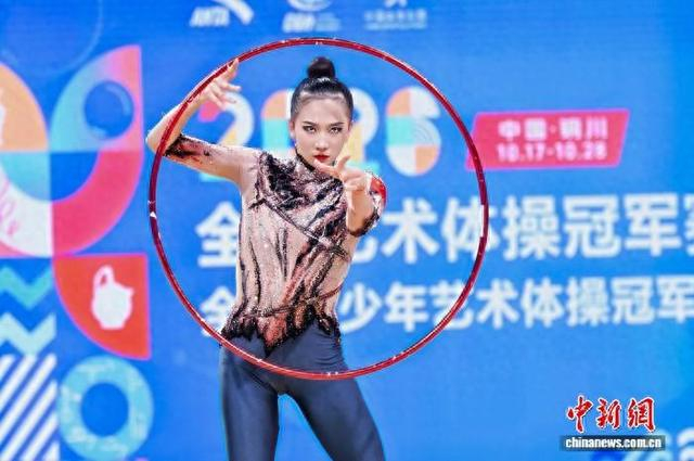 图为王子露在比赛中。赛事组委会供图