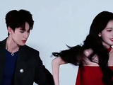 昀牵孟绕这个牵手跑啊啊啊啊kswl