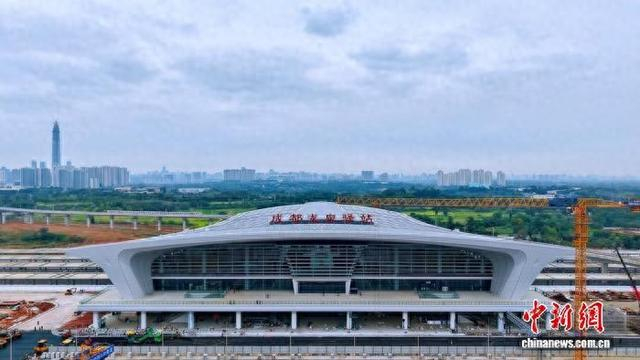 成都龙泉驿站站房。中国铁路成都局集团公司供图