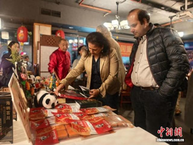 图为活动现场。 欧阳开宇 摄