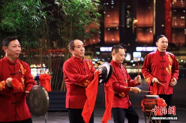 图为非遗接龙吹打表演。郭旭 摄