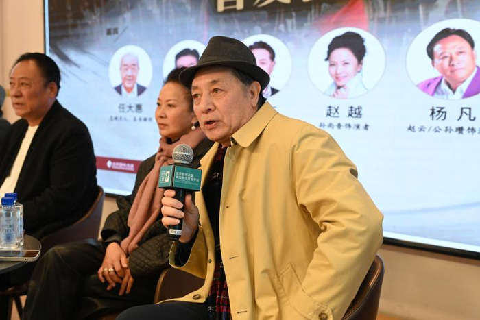 孙坚/孙权饰演者吴晓东。 
