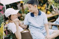 应采儿晒与两儿子合照 Jasper与妈妈十指紧扣
