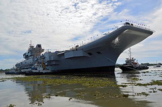 印度的一艘国产航母“维克兰特”号，按照预计得到2019年才能海试。