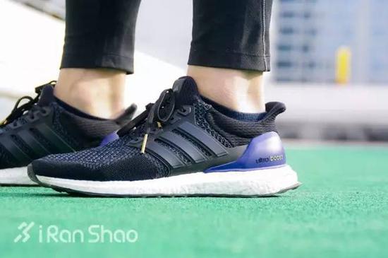 Boost 减震鞋底